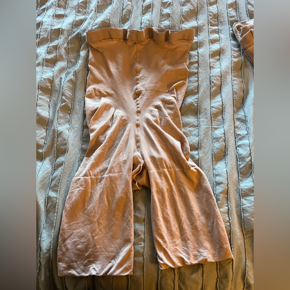 SPANX Tan high waisted, Long leg Panty, size E. Never worn